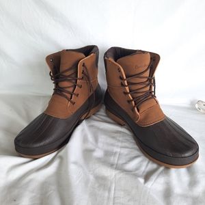 NWOT Canadiana winter boots
